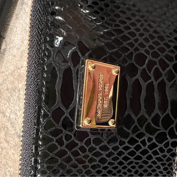 Michael Kors - Black Sequin Wallet Wristlet - Picture 3 of 10